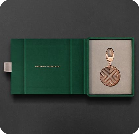 4-snap-shut-keychain-boxes-1